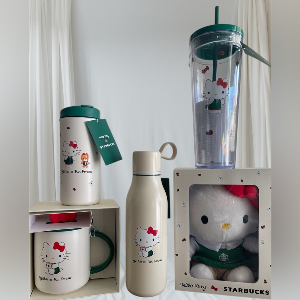 Starbucks x Hello Kitty set of five 5️⃣